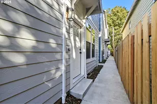 6537 SE Woodstock Blvd, Portland, OR 97206 - Photo 4