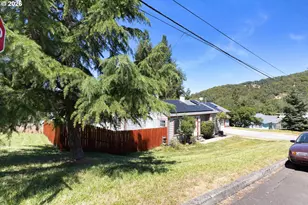 1620 NE Winter St, Roseburg, OR 97470 - Photo 4