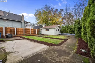 547 Fir St, Woodburn, OR 97071 - Photo 22