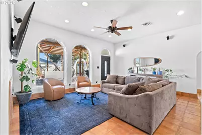 832 E Main St, Hermiston, OR 97838 - Photo 8