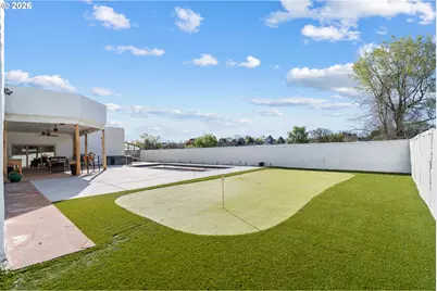 832 E Main St, Hermiston, OR 97838 - Photo 32