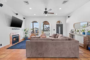 832 E Main St, Hermiston, OR 97838 - Photo 6