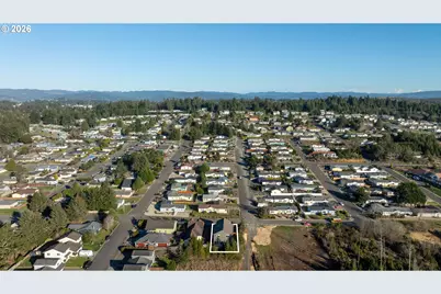 752 Madison St, Coos Bay, OR 97420 - Photo 16