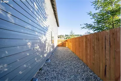 752 Madison St, Coos Bay, OR 97420 - Photo 24