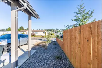 752 Madison St, Coos Bay, OR 97420 - Photo 22