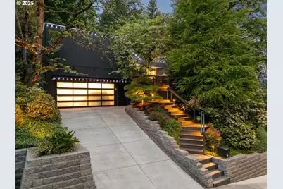 3115 SW Bennington Dr, Portland, OR 97205 - Photo 2