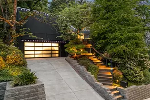 3115 SW Bennington Dr, Portland, OR 97205 - Photo 2