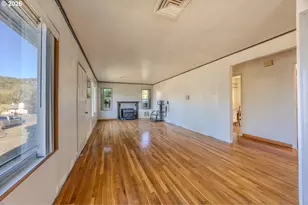 1661 NE Winter St, Roseburg, OR 97470 - Photo 12