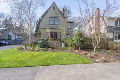 3217 NE Brazee St, Portland, OR 97212 - Photo 48