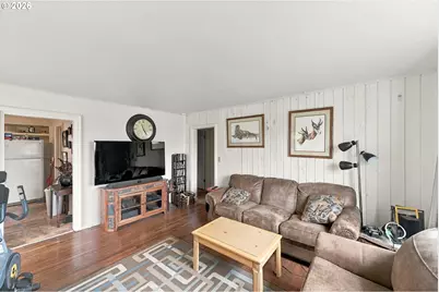 325 1st St SW, Bandon, OR 97411 - Photo 4
