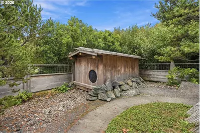325 1st St SW, Bandon, OR 97411 - Photo 36