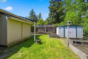 2080 W Harrison Ave, Cottage Grove, OR 97424 - Photo 32