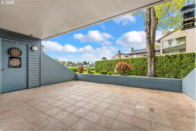 198 N Hayden Bay Dr, Portland, OR 97217 - Photo 18