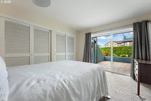 198 N Hayden Bay Dr, Portland, OR 97217 - Photo 12