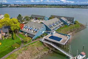 198 N Hayden Bay Dr, Portland, OR 97217 - Photo 4