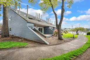 198 N Hayden Bay Dr, Portland, OR 97217 - Photo 20