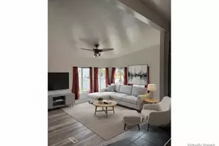 1400 Candlelight Dr, Eugene, OR 97402 - Photo 4