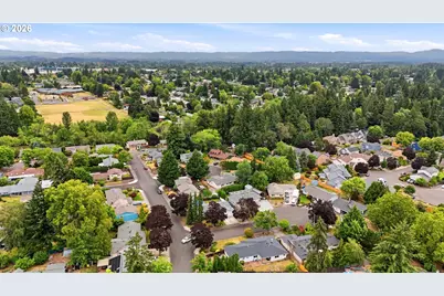 20350 SW Madeline Pl, Beaverton, OR 97078 - Photo 32
