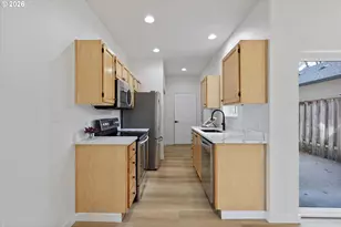 8115 NE Wilkins St, Hillsboro, OR 97006 - Photo 16