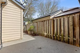 8115 NE Wilkins St, Hillsboro, OR 97006 - Photo 34