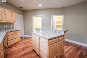 278 Rockridge Ct, Eugene, OR 97405 - Photo 12