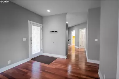 278 Rockridge Ct, Eugene, OR 97405 - Photo 2