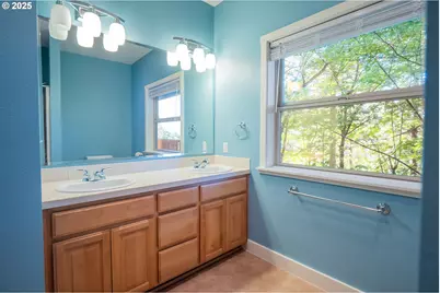 278 Rockridge Ct, Eugene, OR 97405 - Photo 32