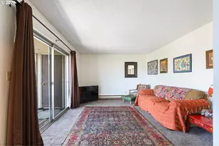 1622 E 9th St, The Dalles, OR 97058 - Photo 4