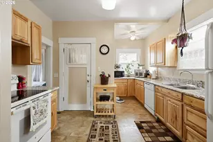 1117 E 9th St, The Dalles, OR 97058 - Photo 8