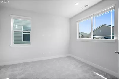 7773 NW Eleanor Ave, Portland, OR 97229 - Photo 8