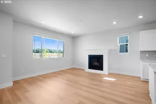 7773 NW Eleanor Ave, Portland, OR 97229 - Photo 4