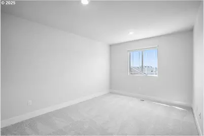 7773 NW Eleanor Ave, Portland, OR 97229 - Photo 10