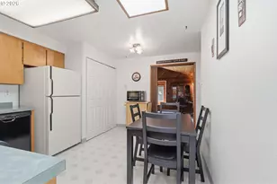 19654 SW Murphy St, Beaverton, OR 97078 - Photo 10