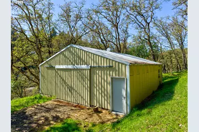 1386 Arcadia Dr, Roseburg, OR 97470 - Photo 38