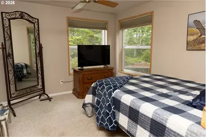 327 Southridge Dr, Florence, OR 97439 - Photo 32
