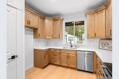 2250 NE 207th Pl, Fairview, OR 97024 - Photo 8