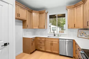 2250 NE 207th Pl, Fairview, OR 97024 - Photo 8