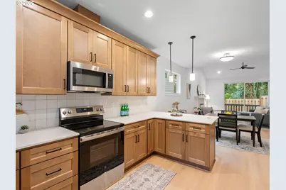 2250 NE 207th Pl, Fairview, OR 97024 - Photo 10
