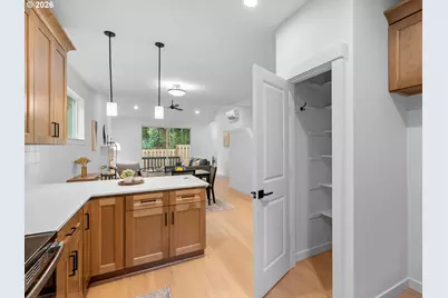 2250 NE 207th Pl, Fairview, OR 97024 - Photo 6
