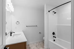 2250 NE 207th Pl, Fairview, OR 97024 - Photo 24