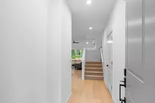 2250 NE 207th Pl, Fairview, OR 97024 - Photo 4