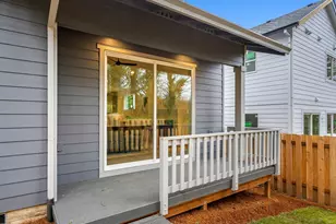 2250 NE 207th Pl, Fairview, OR 97024 - Photo 30