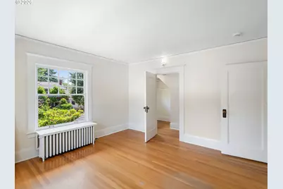 537 NE Royal Ct, Portland, OR 97232 - Photo 22