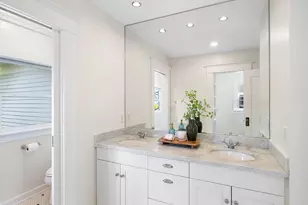 537 NE Royal Ct, Portland, OR 97232 - Photo 26