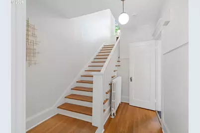 537 NE Royal Ct, Portland, OR 97232 - Photo 18
