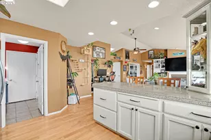 996 Parkway Dr, Salem, OR 97304 - Photo 22