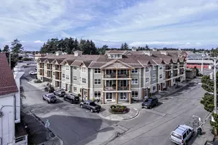 179 Laurel St, Florence, OR 97439 - Photo 1