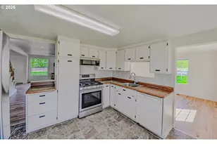27163 Old Rainier Rd, Rainier, OR 97048 - Photo 12