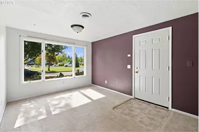 1646 H St, Springfield, OR 97477 - Photo 6