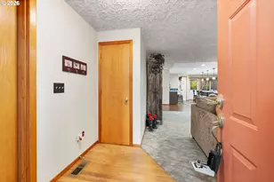 3041 H St, Washougal, WA 98671 - Photo 6